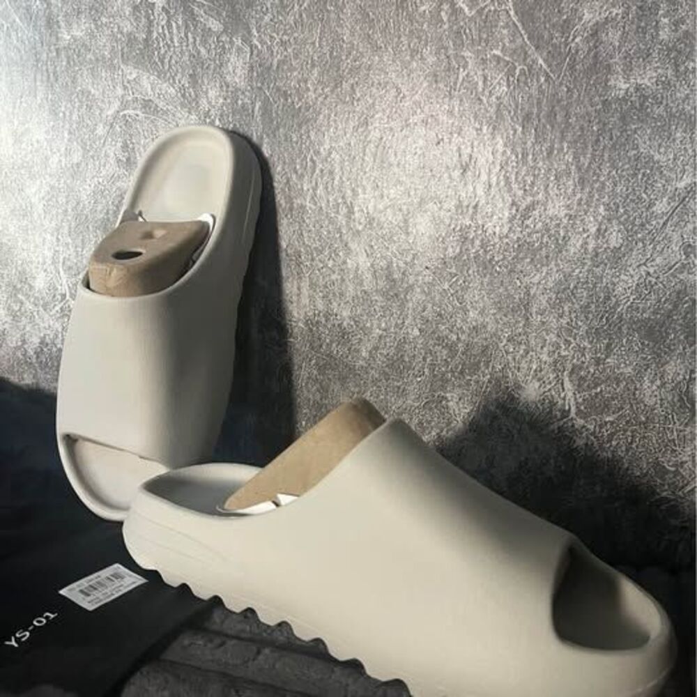 Yeezy Slide Ys-01 back ordered size 13 men cream